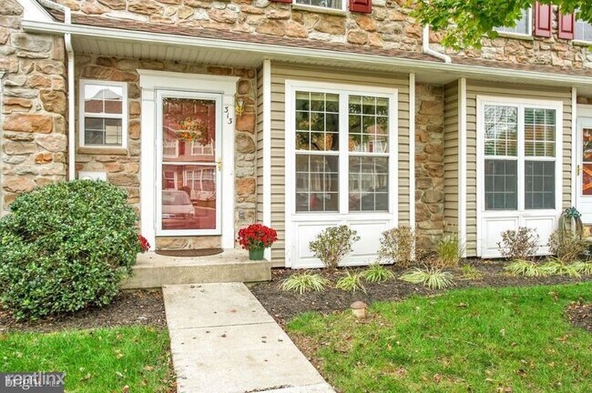 Building Photo - 2 br, 1.5 bath Townhome - 313 ASPEN DR