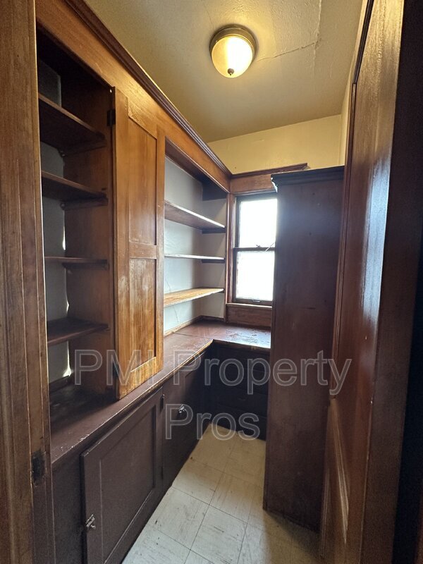 Building Photo - 2566 N 41st St