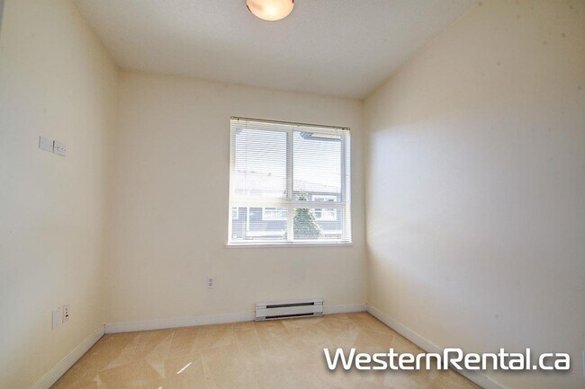 Building Photo - 2729-158 158 St