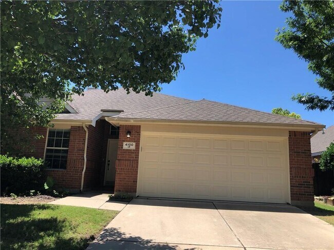 Foto del edificio - 4100 Wildbriar Ln