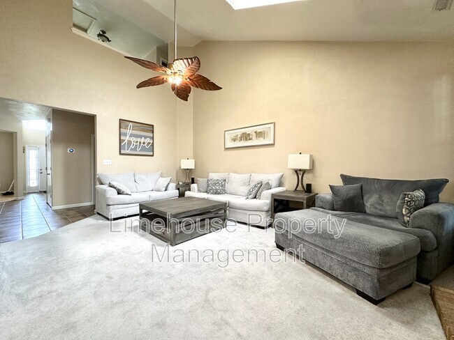 Foto del edificio - 1116 Fern Ln