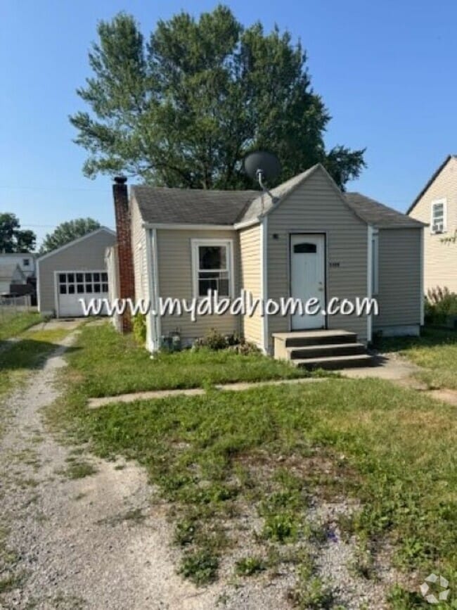 Building Photo - 3808 Eastway Dr