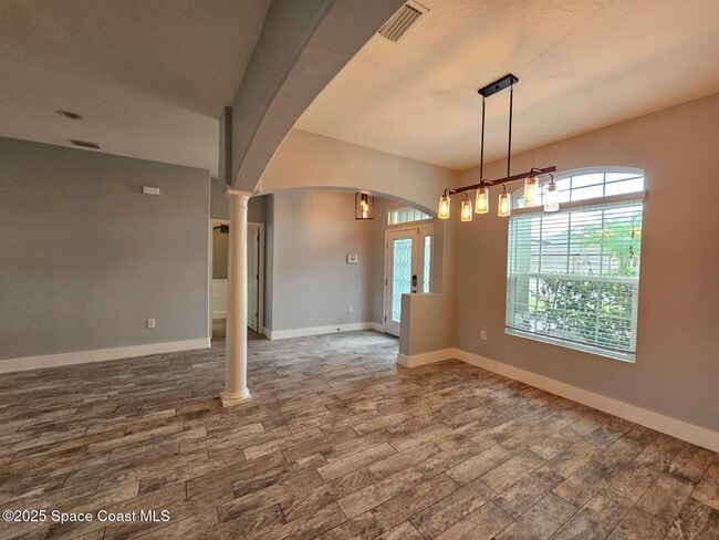 Building Photo - 3820 Watergrass St
