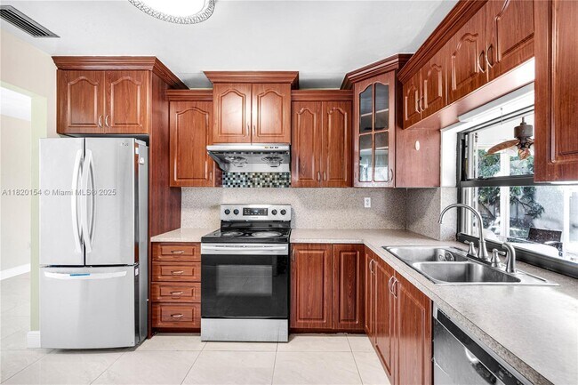 Foto del edificio - 8430 NW 15th Ct