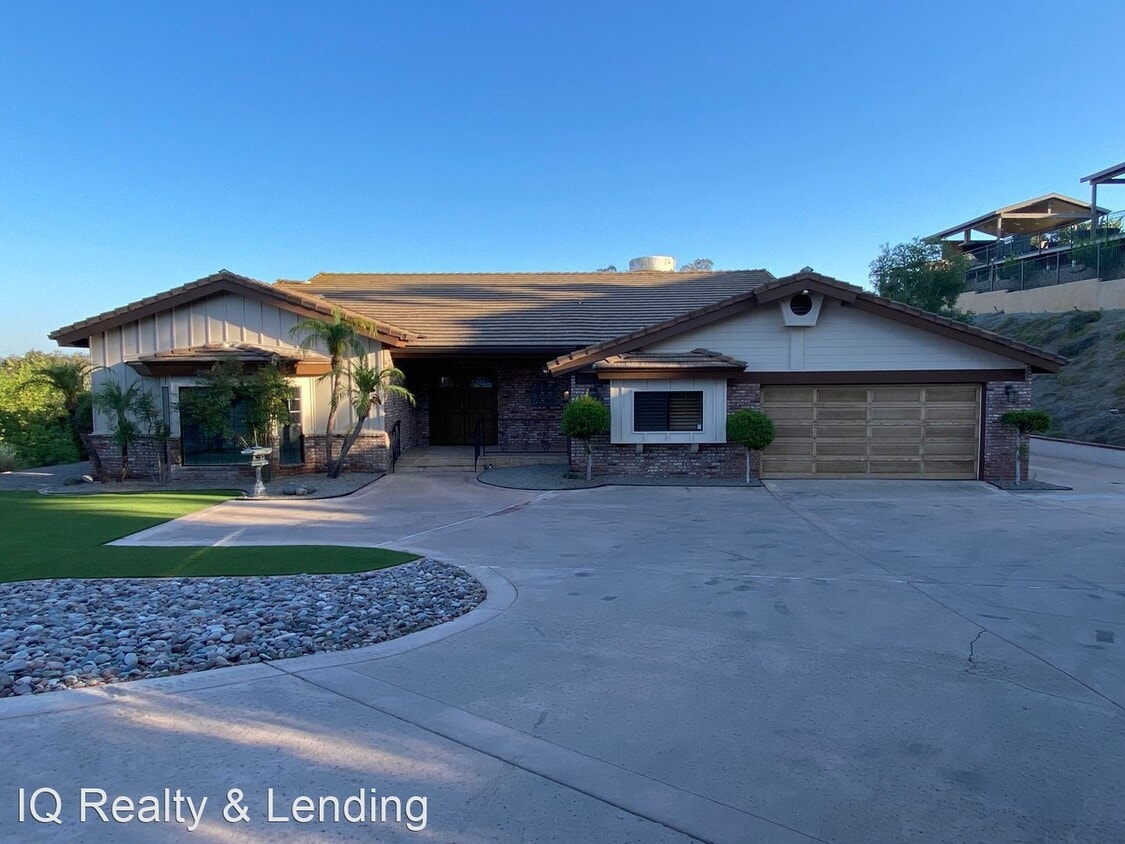 Primary Photo - 4 br, 3.5 bath House - 1421 Fuerte Heights Ln