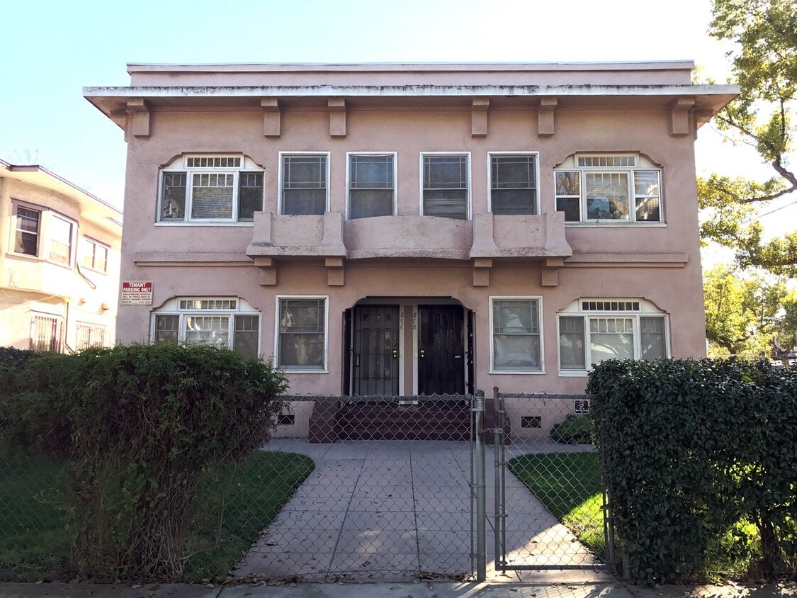 Primary Photo - 874 W 40th Pl