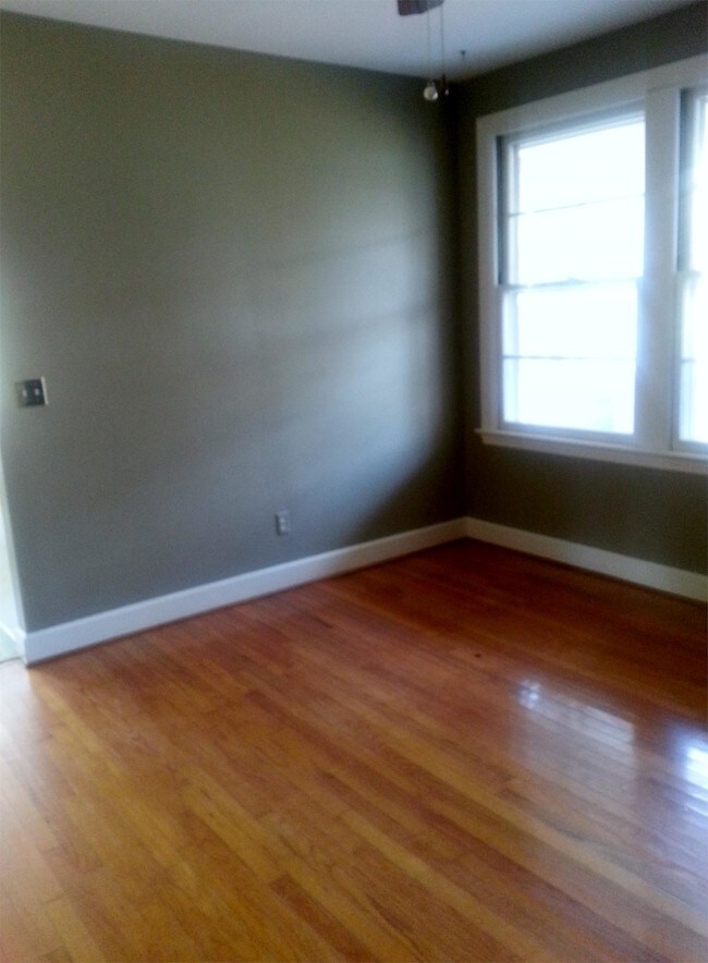 Building Photo - 157 Hiller Rd