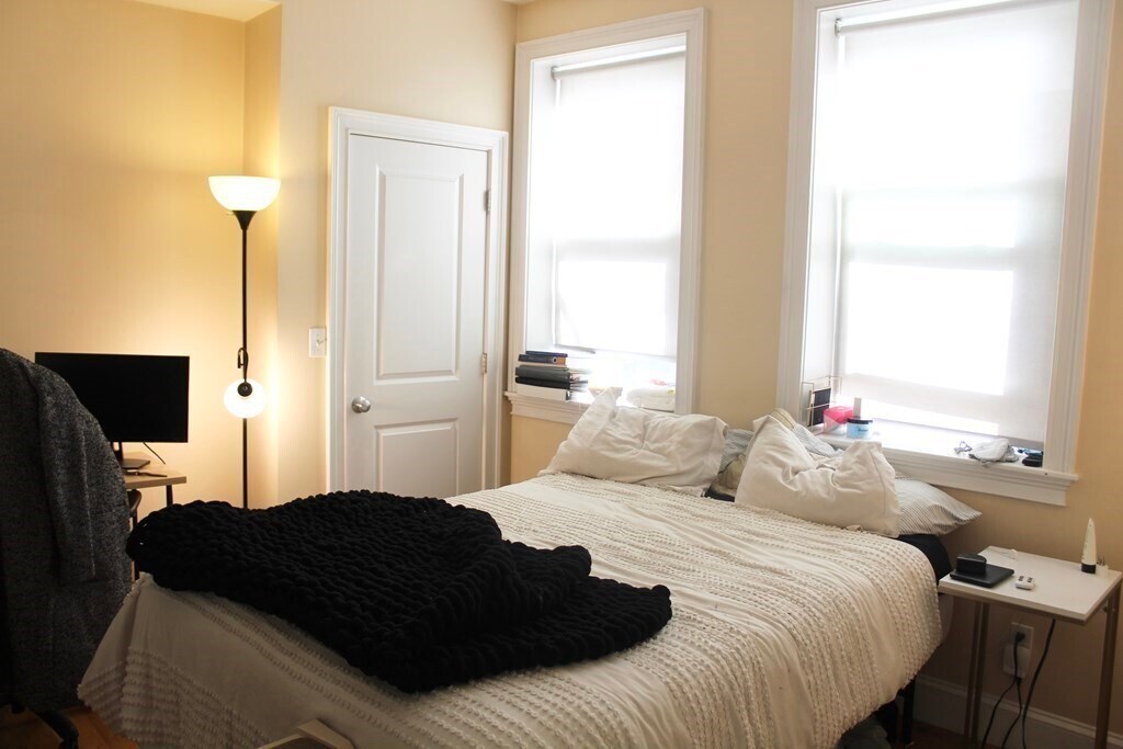 Building Photo - 34 N Bennet St