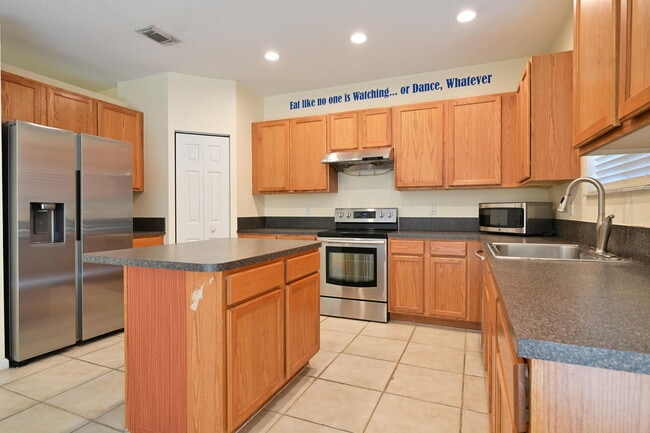 Building Photo - 2789 S Evergreen Cir