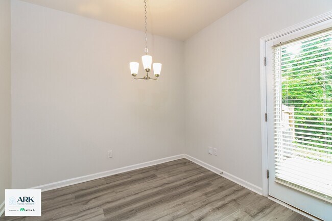 Foto del edificio - 339 Northwood St