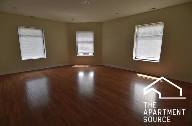 Foto del edificio - 800 W Belmont Ave