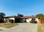 Foto principal - $1,895 Peach & Mckinley, 3 Bedroom - E. Ho...
