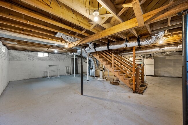 Building Photo - 1056 Campbell St