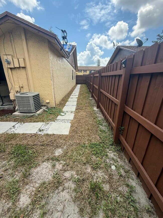 Foto del edificio - 4403 NW 4th Ave