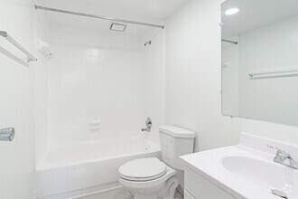 2BR, 1BA - 1,190SF - Windward Vista