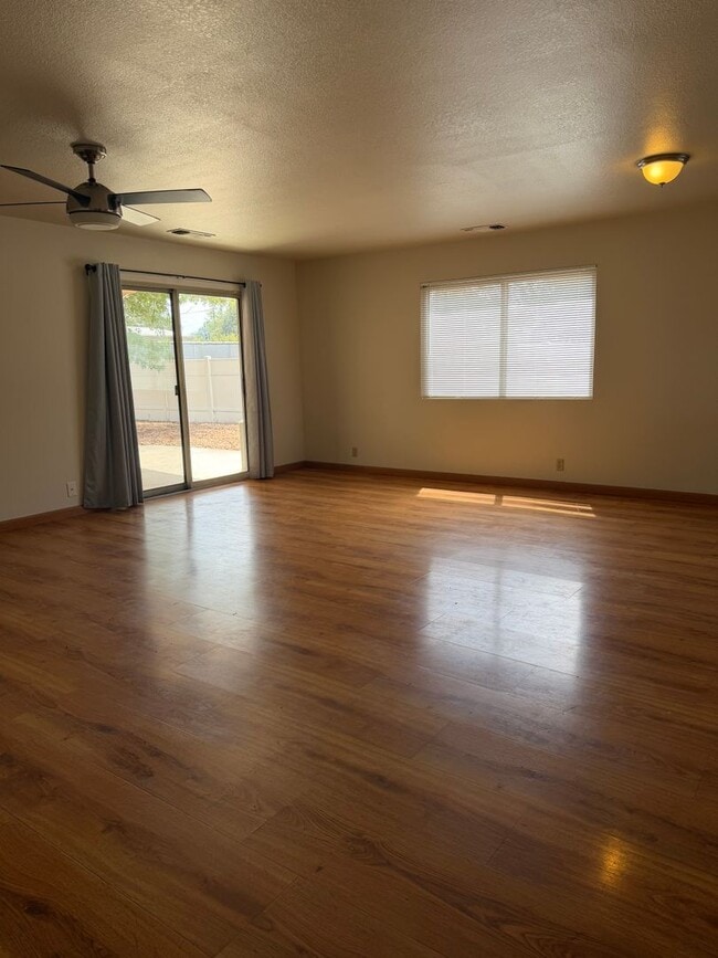Building Photo - 3775 Yuletide Ave