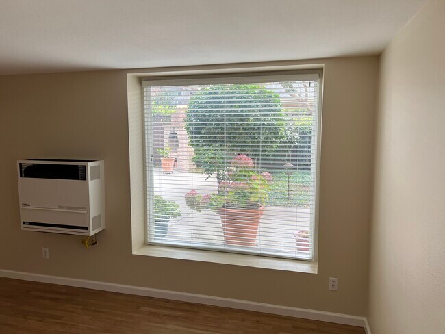 Building Photo - 419 Tyndall St