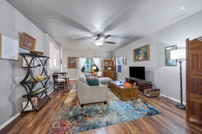 Foto del edificio - 3 Bedroom/2.5 Bath Laurel Canyon Subdivision