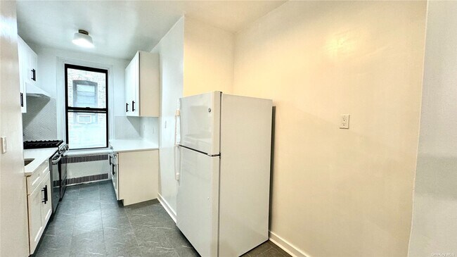 Foto del edificio - 41-07 42nd St