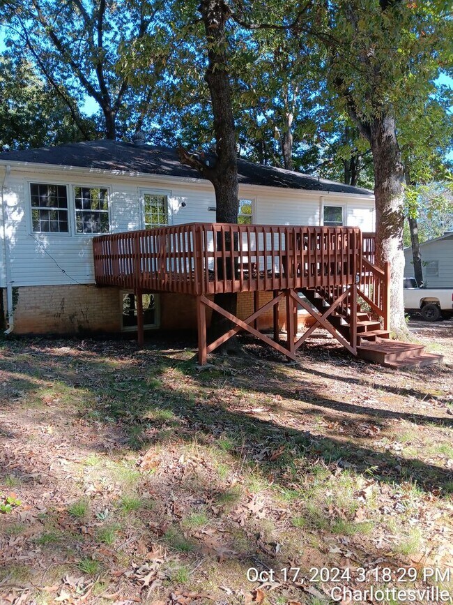 Foto del edificio - Spacious 5-Bedroom 2 Bath  Home in Historic Downtown Charlottesville