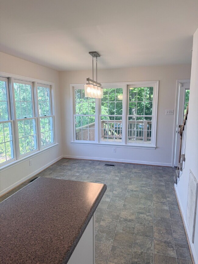 Foto del edificio - Great Location 3 Bedroom Home Ready to Move In