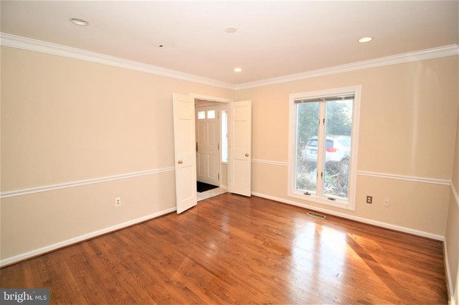 Foto del edificio - 9817 Glen Rd