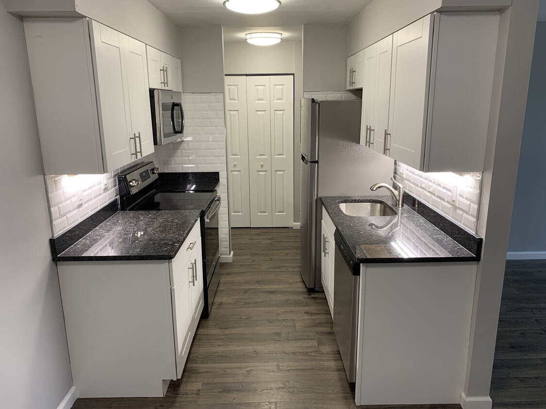 Sherwood Square Apartments 490 Sherwood Pl Stratford, CT