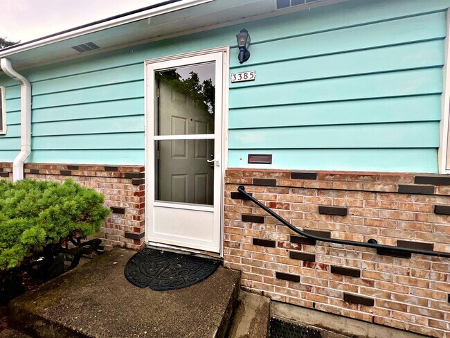 Foto del edificio - 3385 SE 10th Ave