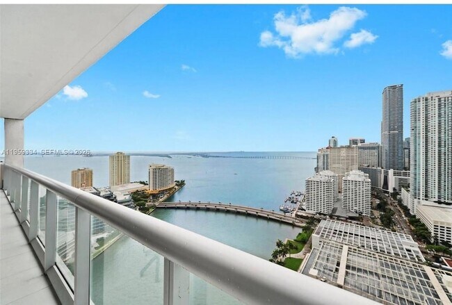 Foto del edificio - 495 Brickell Ave
