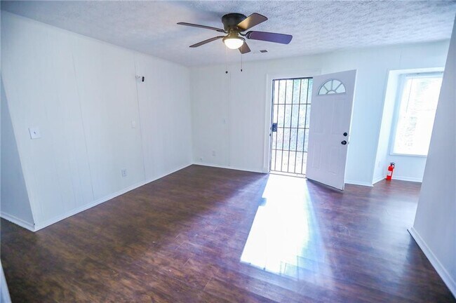 Foto del edificio - 1967 Singer Way