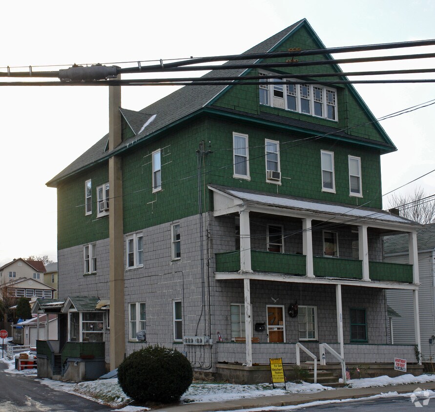 Primary Photo - 303 W Grove St