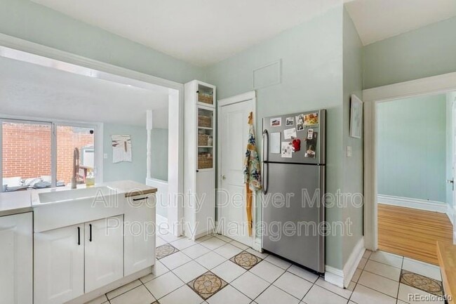 Photo - 1351 Garfield St House