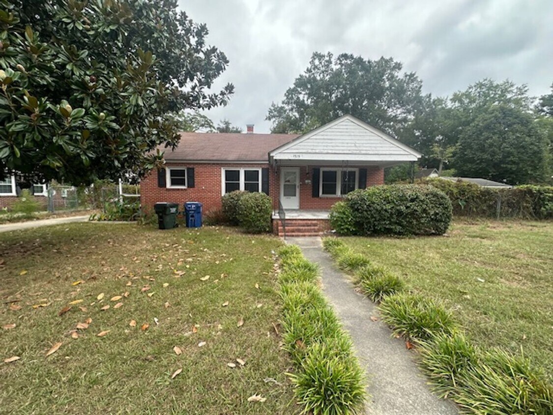 Foto principal - 1323 N Independence St