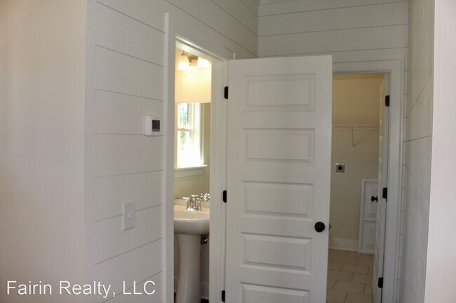 Building Photo - 3 br, 2.5 bath House - 2710 Wenonah Oxmoor Rd