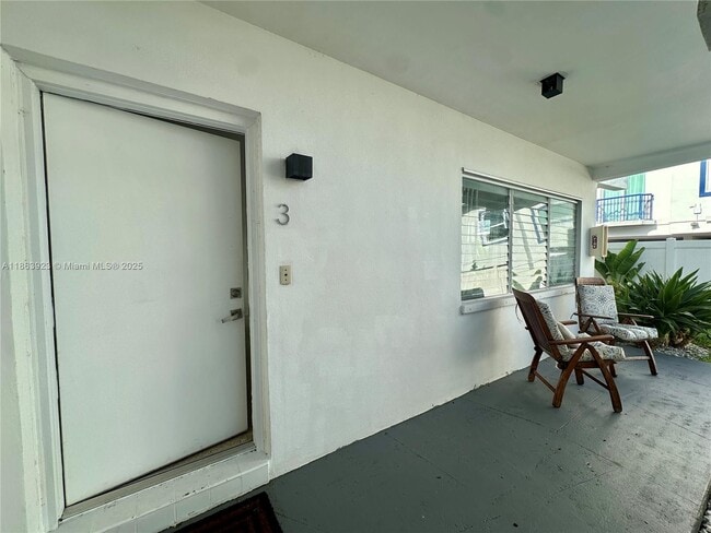 Building Photo - 1135 101st St