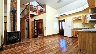 Building Photo - 141-141 N Champlain St