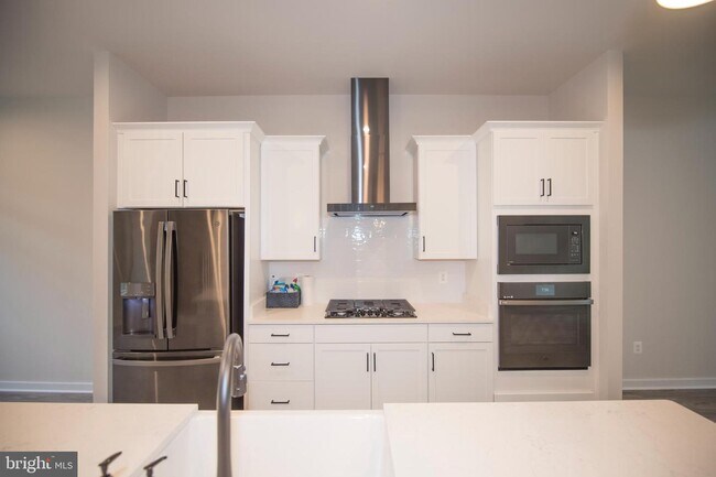 Foto del edificio - 16261 Connors Wy