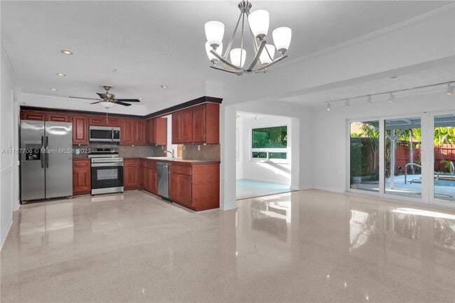 Building Photo - Beautiful home in quiet neighborhood