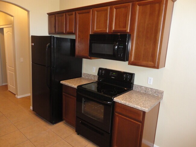 Building Photo - 2390 E Calle Sierra Del Manatial