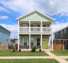Building Photo - 656 N Longfellow Ln