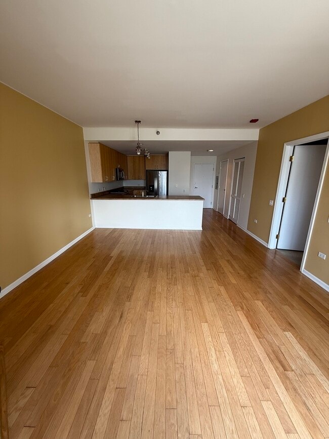 Building Photo - 1515 S Prairie Ave