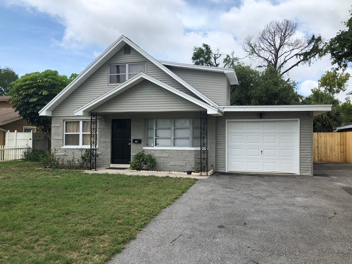 208 62nd Avenue Northeast, Saint Petersburg, FL 33702 House Rental in