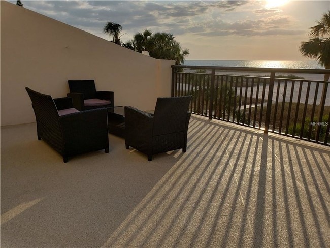 Foto del edificio - 1270 Gulf Blvd