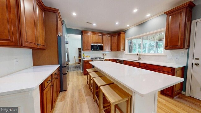 Building Photo - 14 Palace Ln