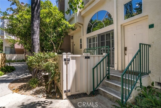 Building Photo - 5455 Sylmar Ave