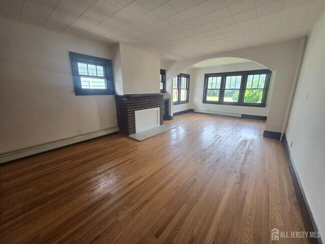 Foto del edificio - 108 Bell Ave