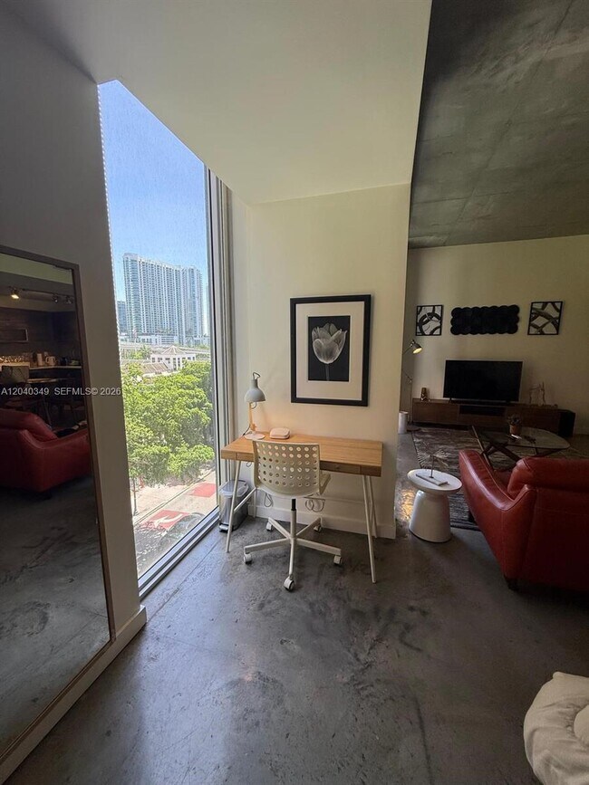 Foto del edificio - 151 SE 1st St
