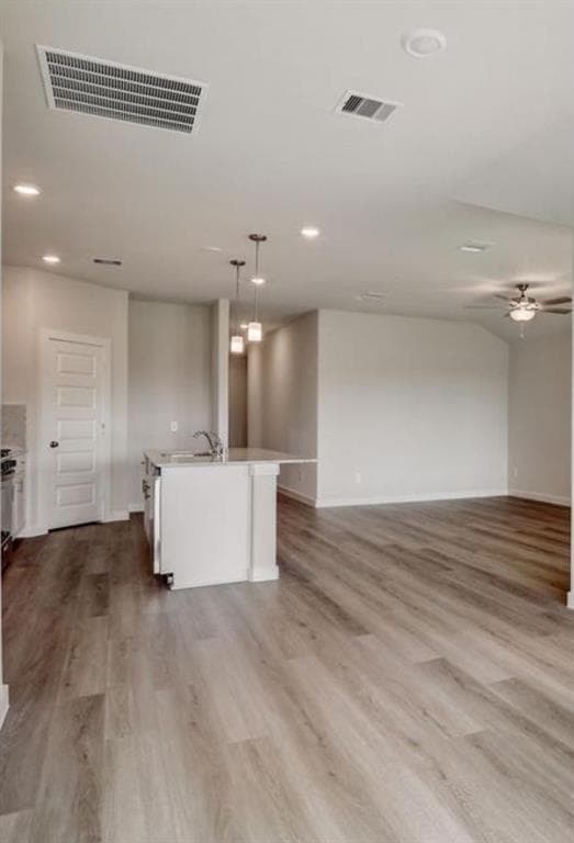 Building Photo - 38606 Railway Ct