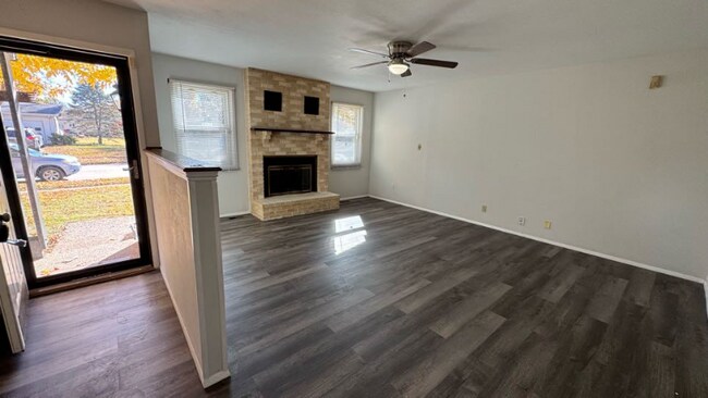 Foto del edificio - 1615 Central Pkwy