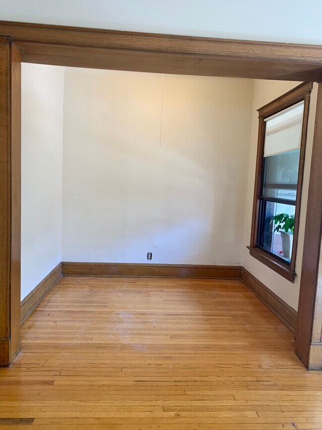 1010 W Argyle St Unit 2W, Chicago, IL 60640 Condo for Rent in Chicago